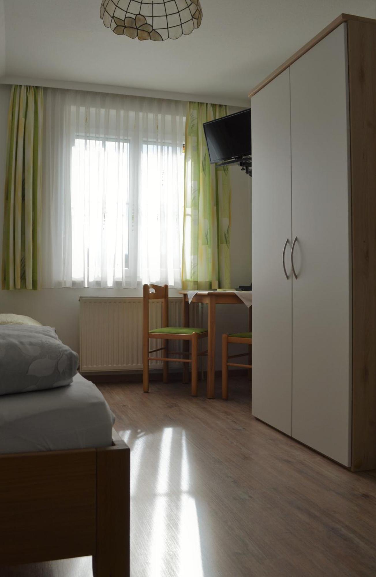 Fruehstueckspension Sterr Strebersdorf Esterno foto